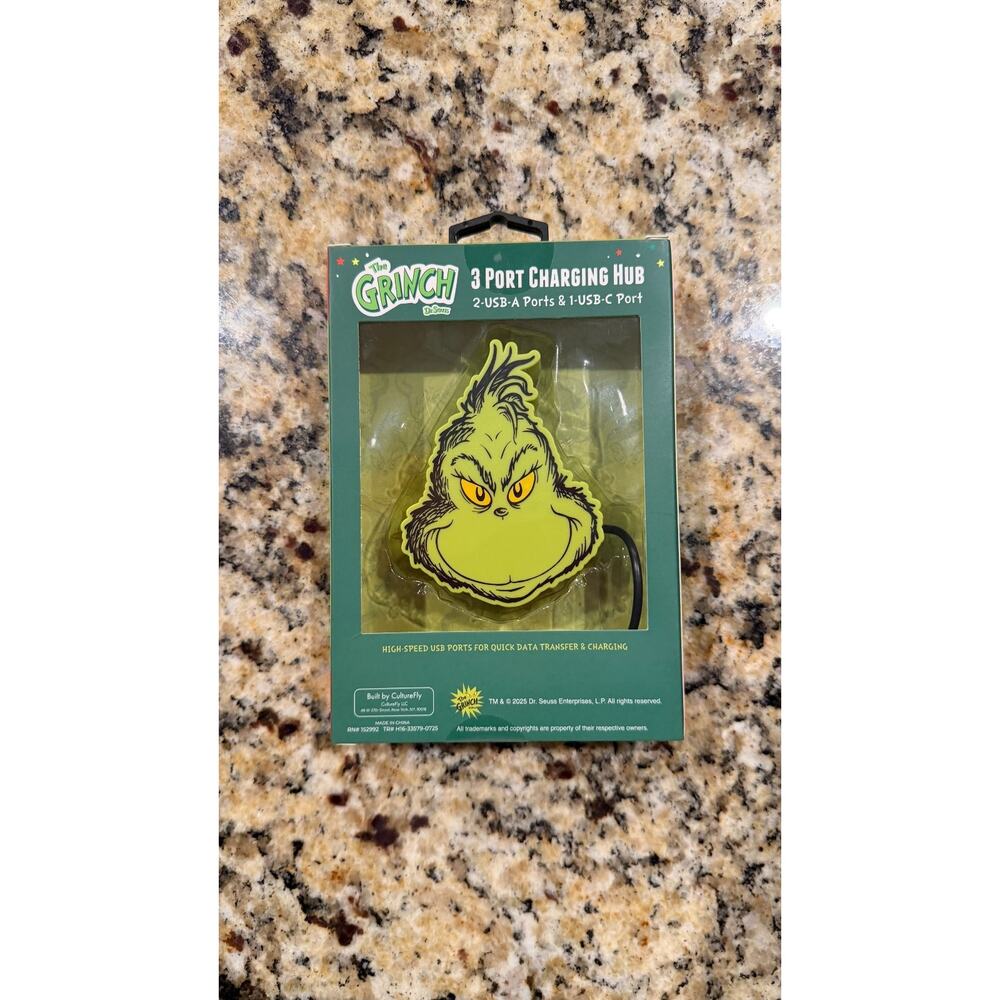 NWT CultureFly The Grinch 3-Port Charging Hub